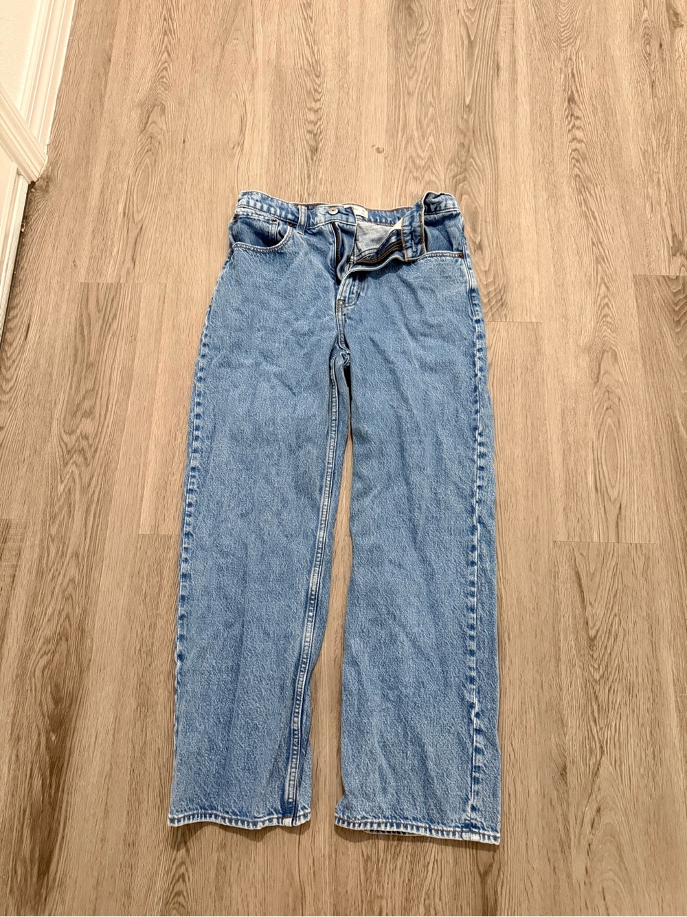 Abercrombie & Fitch Light Blue High-Rise Loose Jeans
